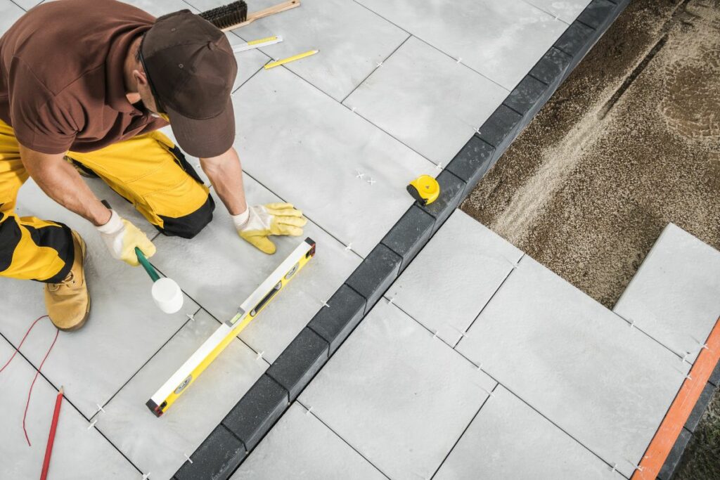 APPLICAZIONE DI FINITURE