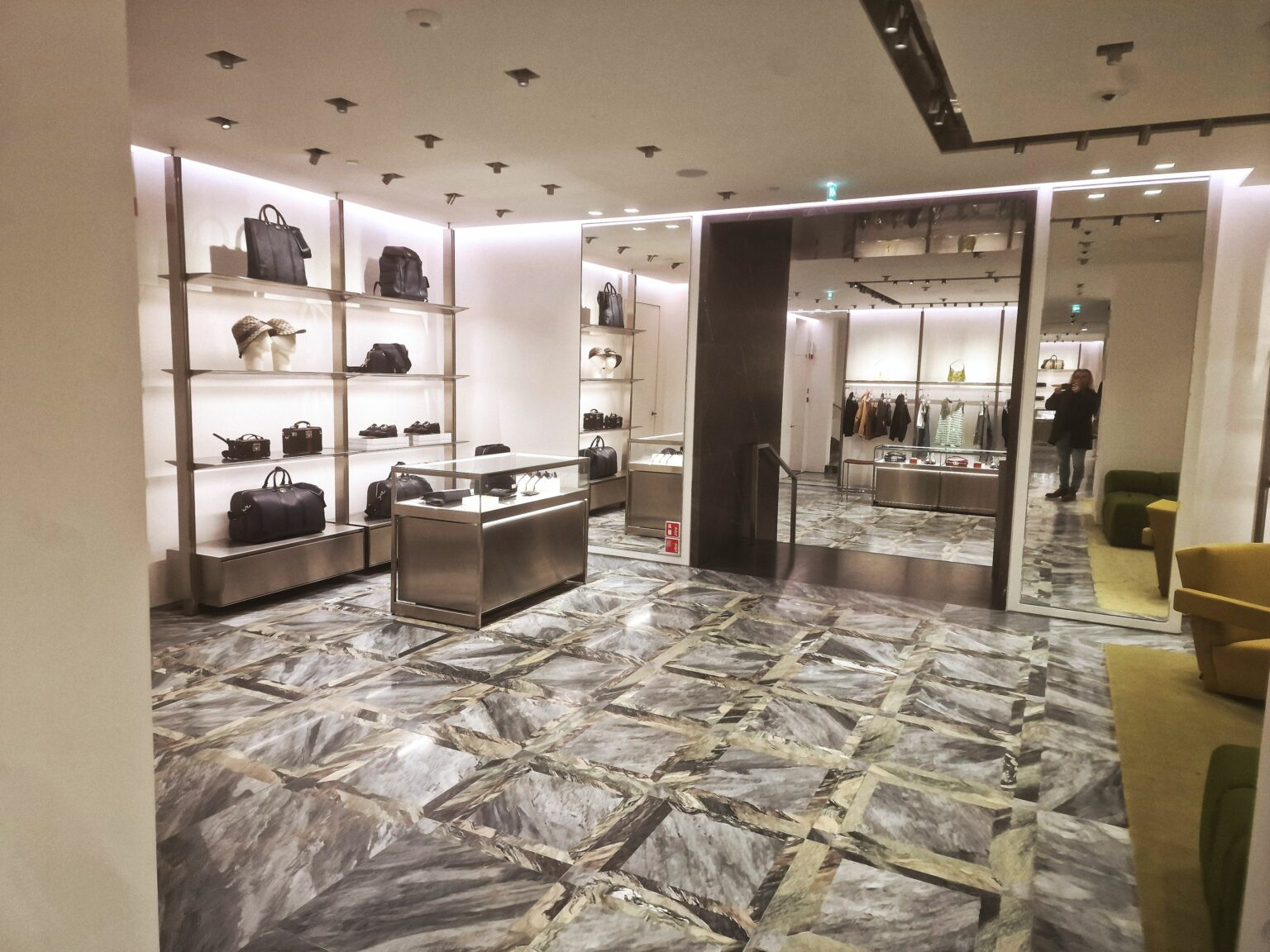MILANO GUCCI MONTENAPOLEONE